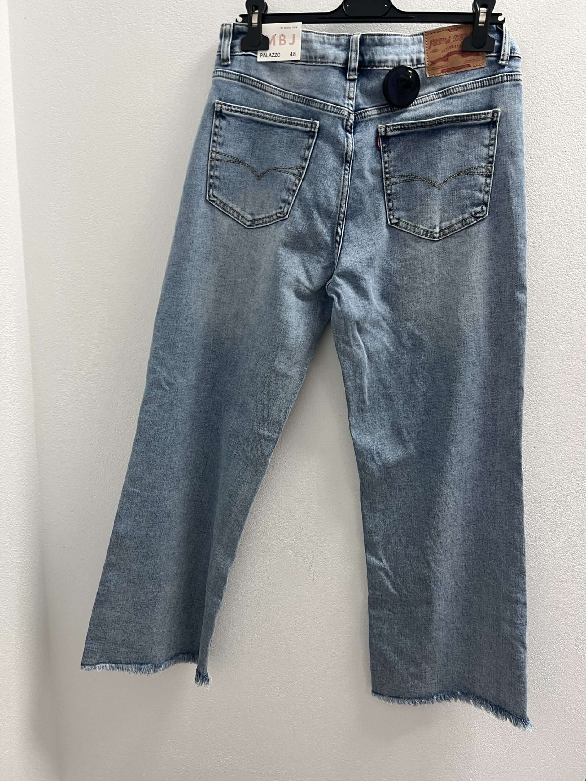 PANTALON VAQUERO INSPIRACIÓN LEVI’S DESFLECADO