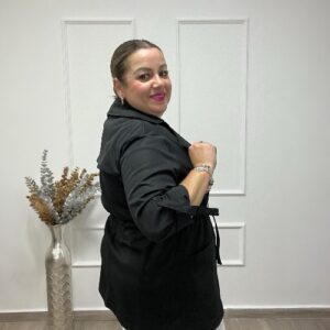 Alternative view of CHAQUETA GABARDINA NEGRA