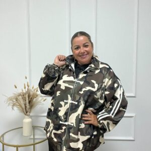 CHAQUETA CAMUFLAJE LARGA VERDE